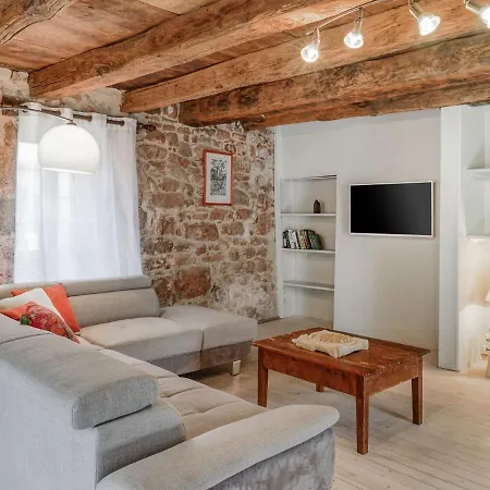 Holiday home Tranquil With Private Pool Teillots