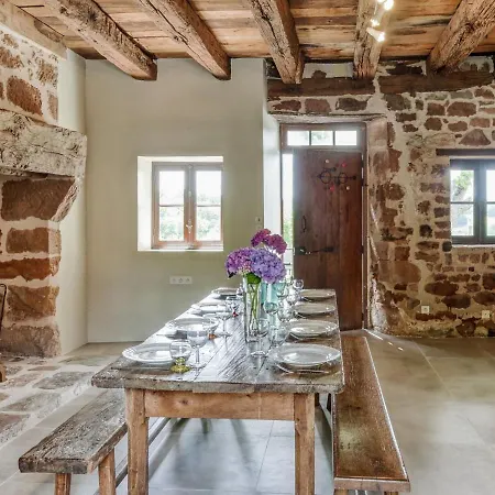 Holiday home Tranquil With Private Pool *