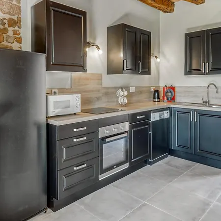 בית נופש Tranquil With Private Pool *