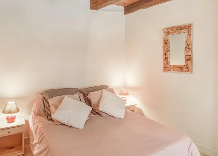 Prázdninový dům Tranquil With Private Pool Teillots